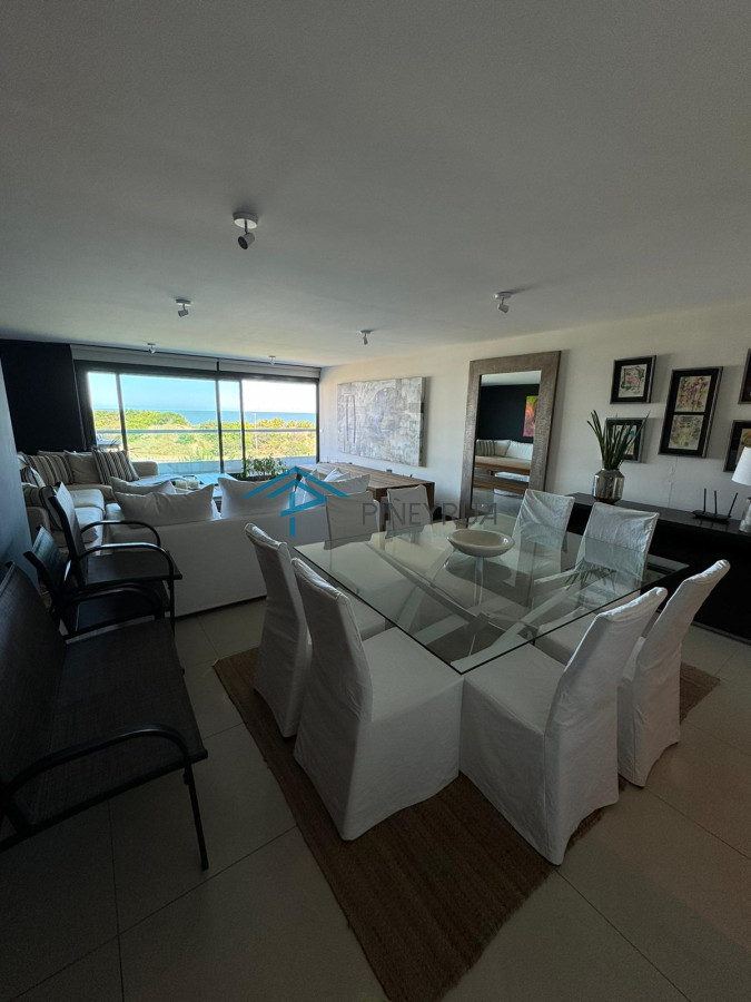 Brava, primera línea, 3 suites y dependencia. Terraza con parrillero.