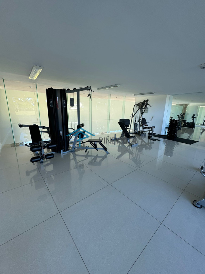 Brava, primera línea, 3 suites y dependencia. Terraza con parrillero.