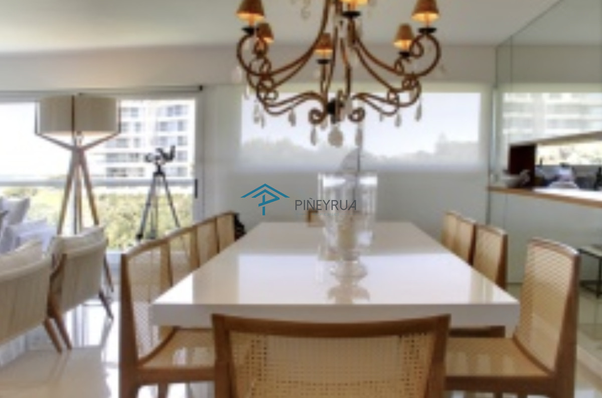 Venta de Apartamento, Parada 31 de la Brava, frente al mar. 3 suites y 