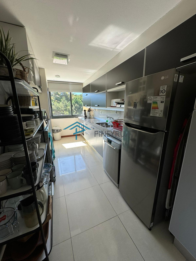 Brava, primera línea, 3 suites y dependencia. Terraza con parrillero.
