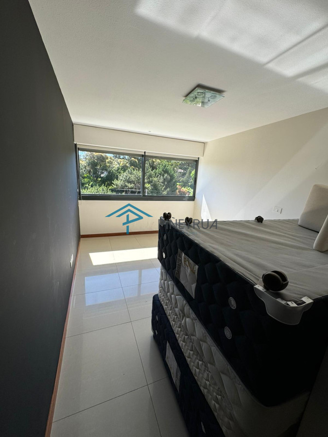 Brava, primera línea, 3 suites y dependencia. Terraza con parrillero.