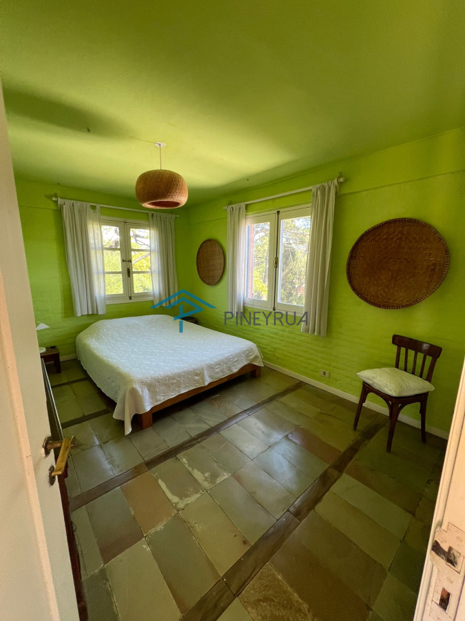 Casa ID.363 - La Barra, Venta y Alquiler de Verano. Divina casa a 2 cuadras de Ruta 10. 3 dormitorios.