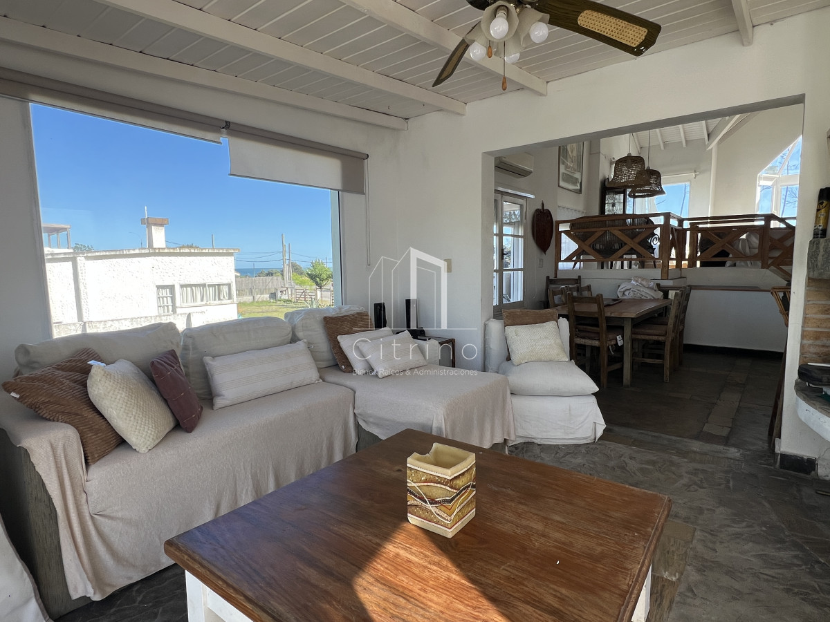 Casa ID.2295 - Casa en alquiler anual, mansa parada 43 primera línea 