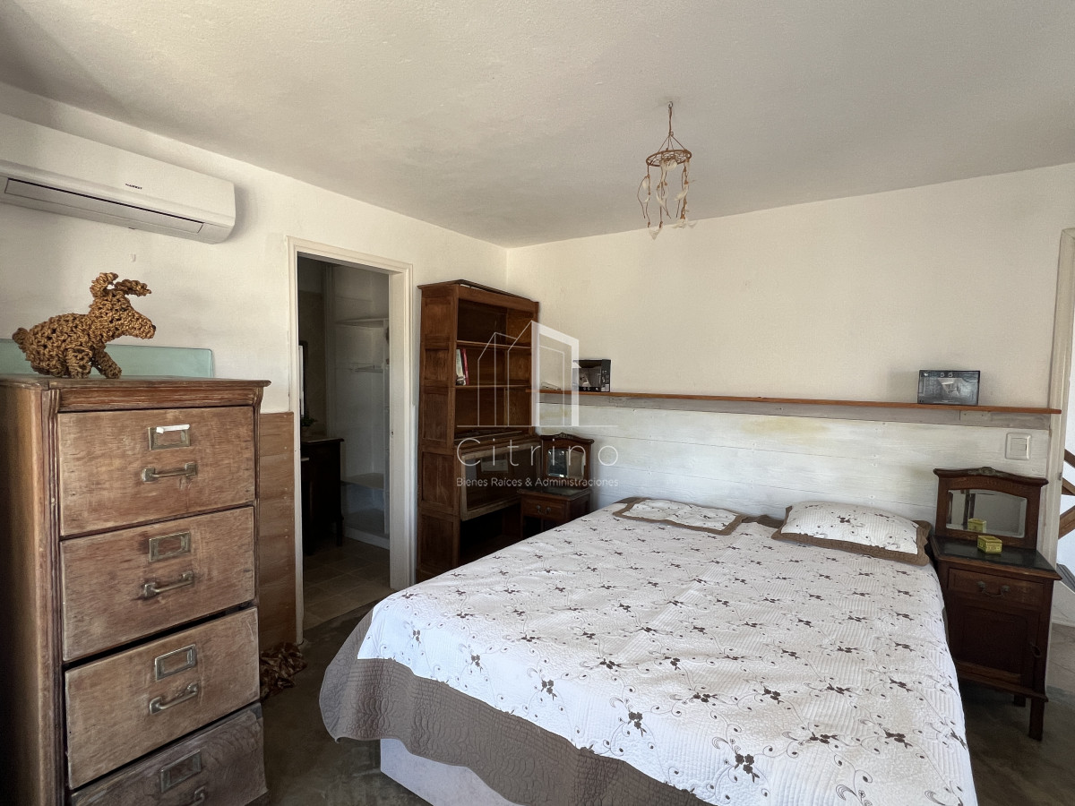 Casa ID.2295 - Casa en alquiler anual, mansa parada 43 primera línea 