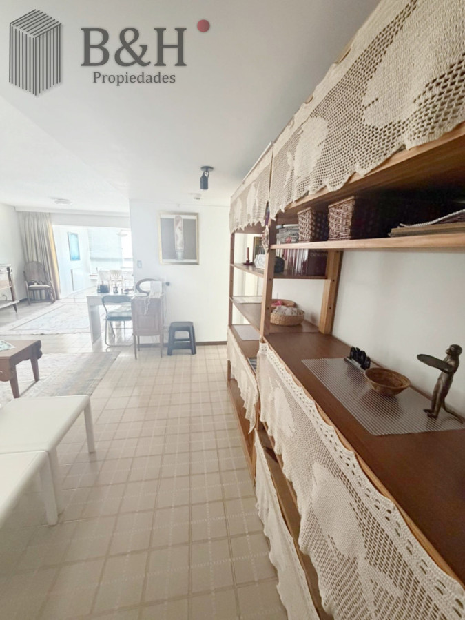 Apartamento ID.7569 - Venta de apartamento de 2 dormitorios en Playa Brava, Punta del Este