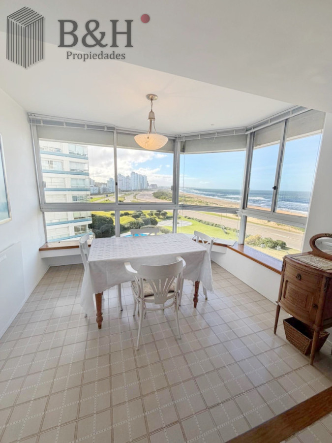 Apartamento ID.7569 - Venta de apartamento de 2 dormitorios en Playa Brava, Punta del Este