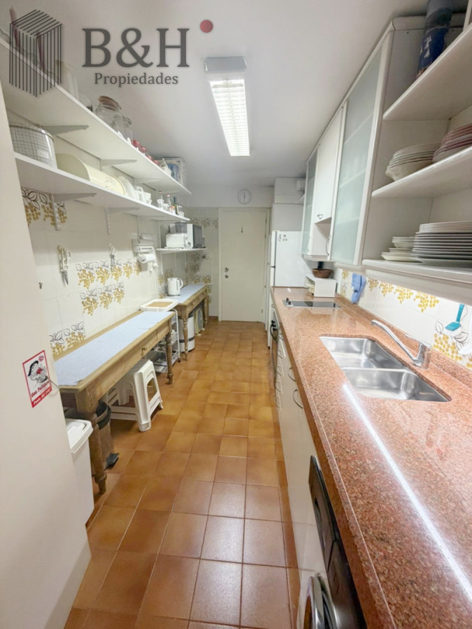 Apartamento ID.7569 - Venta de apartamento de 2 dormitorios en Playa Brava, Punta del Este
