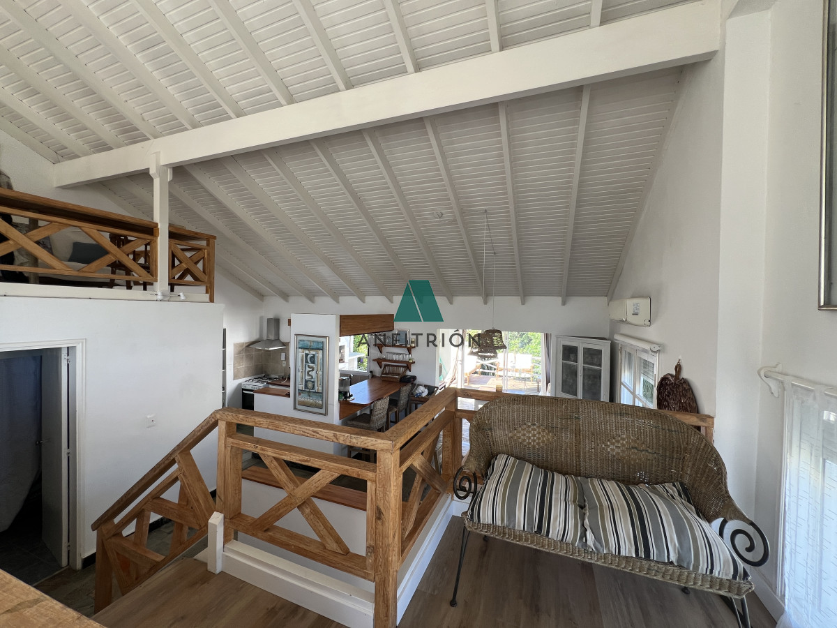 Casa ID.87 - Casa en alquiler anual, mansa parada 43 primera línea 