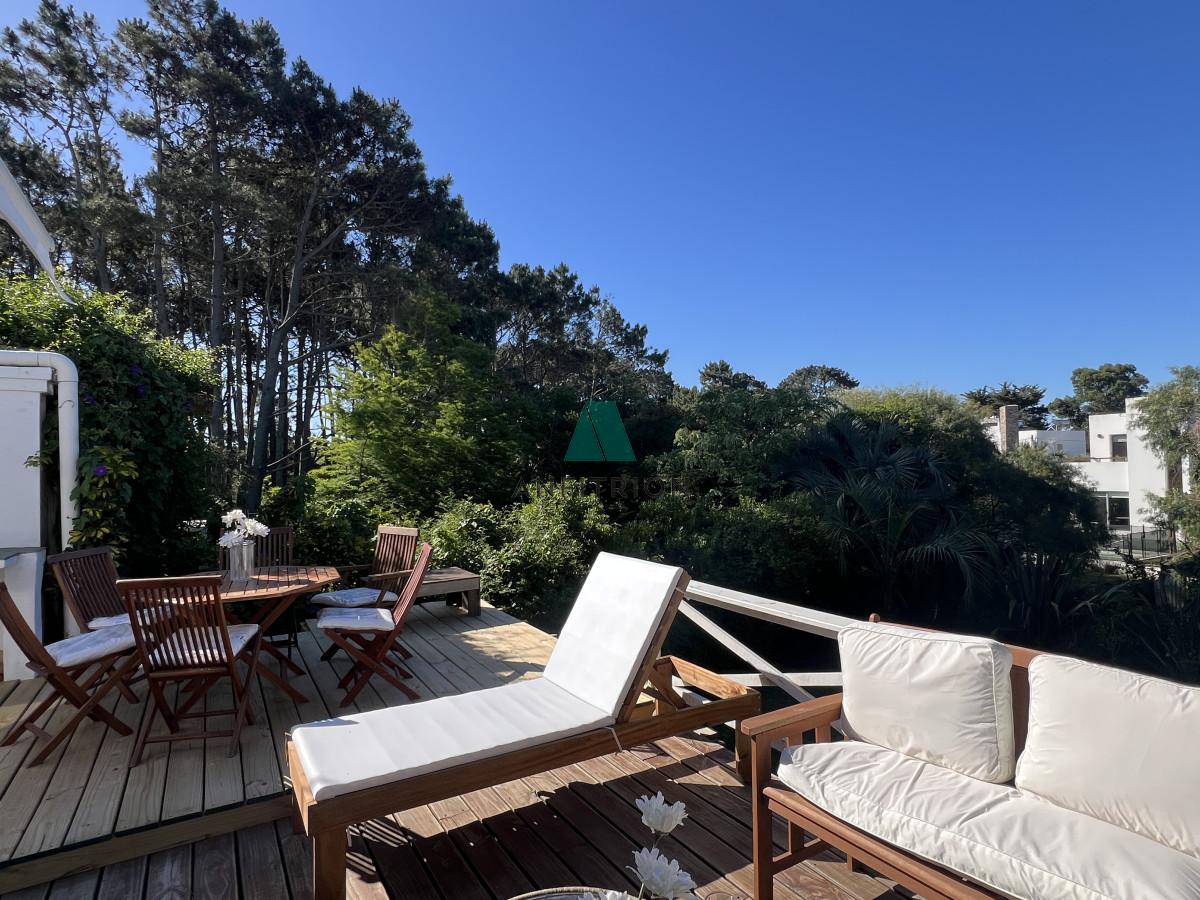 Casa ID.87 - Casa en alquiler anual, mansa parada 43 primera línea 