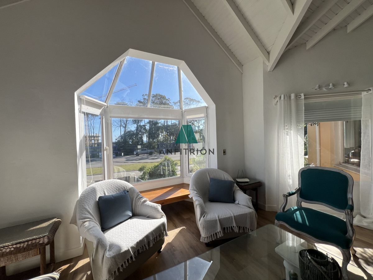 Casa ID.87 - Casa en alquiler anual, mansa parada 43 primera línea 