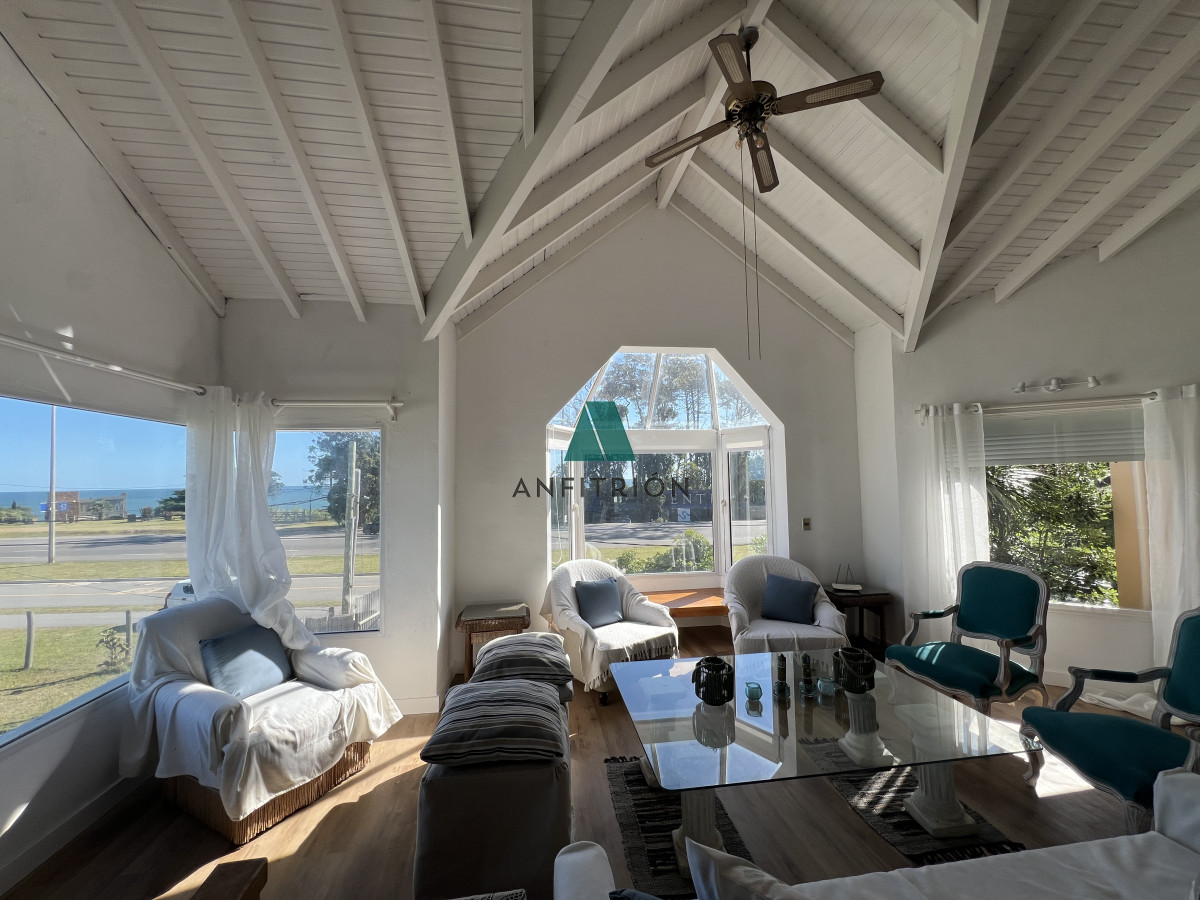 Casa ID.87 - Casa en alquiler anual, mansa parada 43 primera línea 