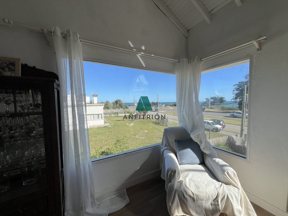 Casa ID.87 - Casa en alquiler anual, mansa parada 43 primera línea 