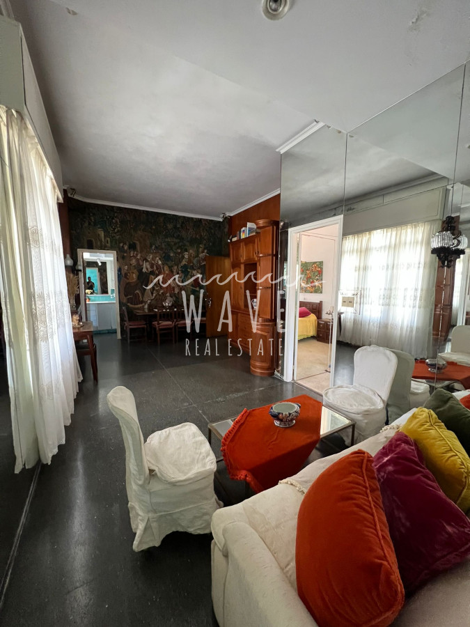 Apartamento ID.3974 - Península, OPORTUNIDAD. Apto 1 dormitorio a reciclar. Excelente ubicación.