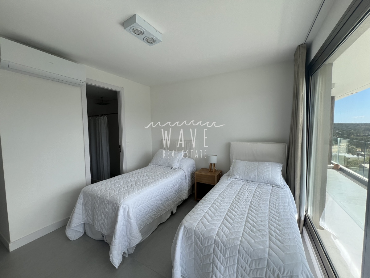 Apartamento ID.4404 - Venta espectacular departamento, Manantiales, 3Dorm