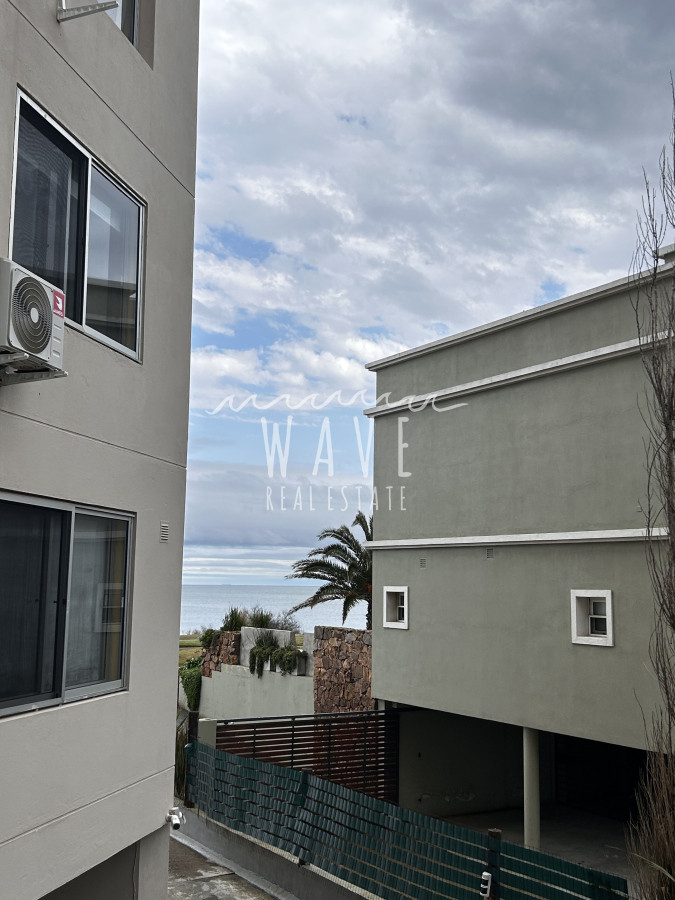 Apartamento ID.4972 - Venta, Apartamento de 3 dormitorios frente al Mar. Pinares