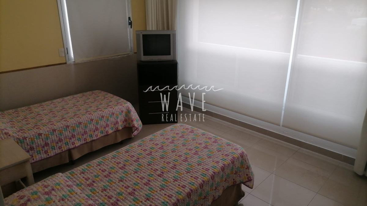 Apartamento ID.1625 - Brava frente al mar. 3 suites. Terraza al frente.