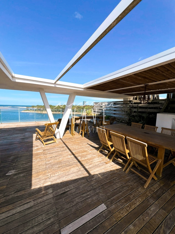 Apartamento ID.4315 - Penthouse en alquiler en exclusiva Torre Delamar.