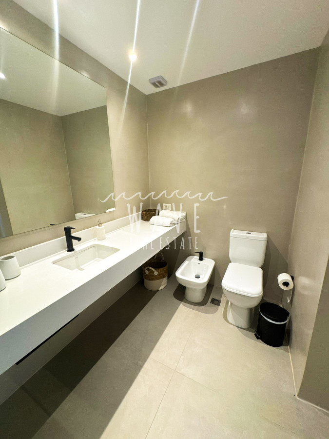 Apartamento ID.4944 - Exclusiva unidad en alquiler y venta primera línea La Barra 