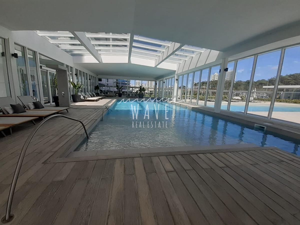 Apartamento ID.4547 - Alquiler  3 dorm en suite Playa Brava frente al mar