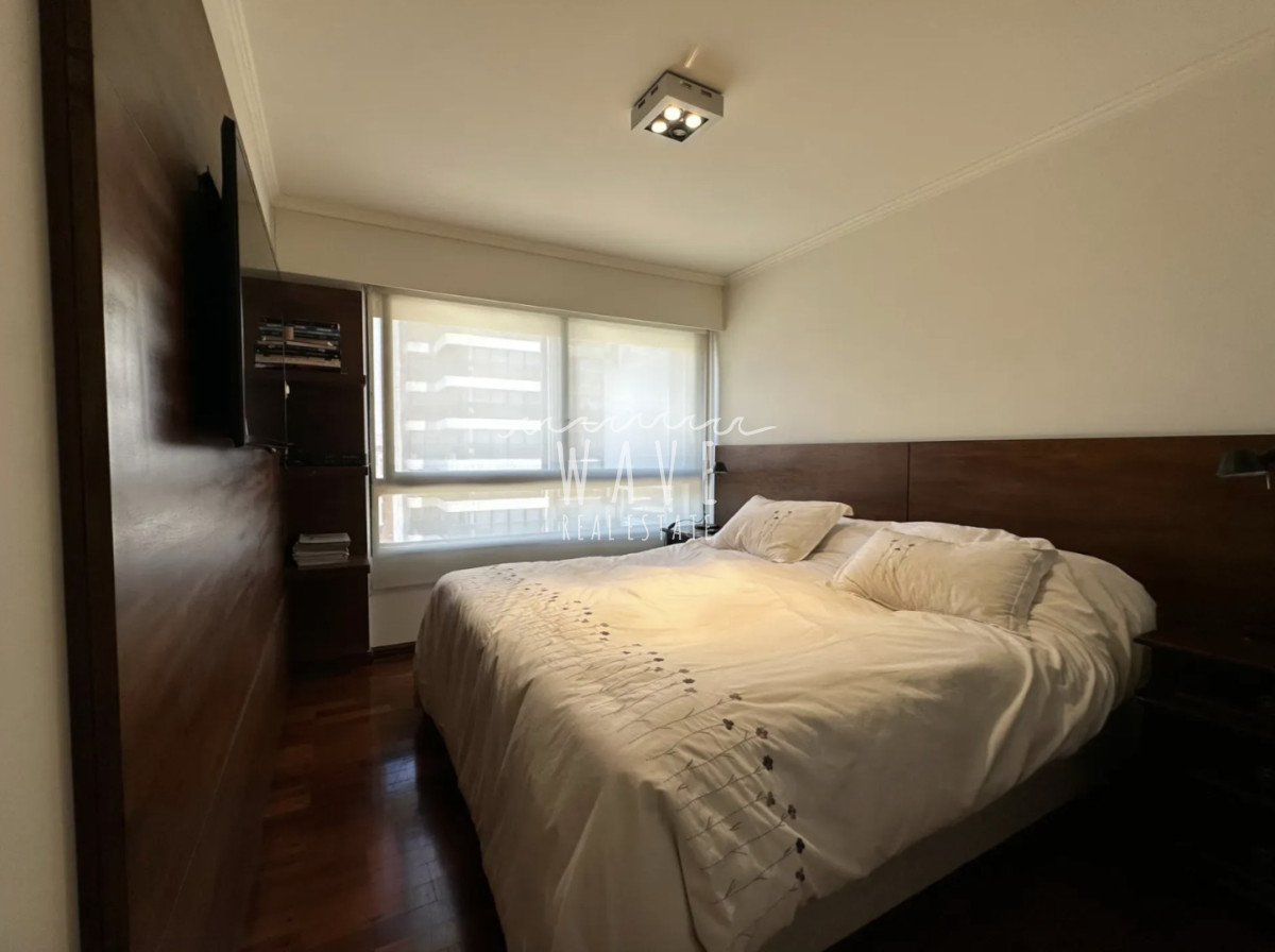 Apartamento ID.5460 - Venta de apartamento de 2 dormitorios en Rambla de Punta Carretas, Montevideo