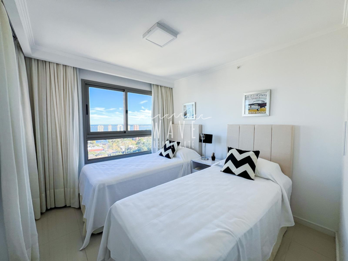 Apartamento ID.5027 - Venta en exclusividad, apartamento de 3 dormitorios en Punta del Este