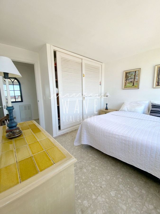 Apartamento ID.4901 - Venta de Apartamento de 1 dormitorio en Pinínsula de Punta del Este.
