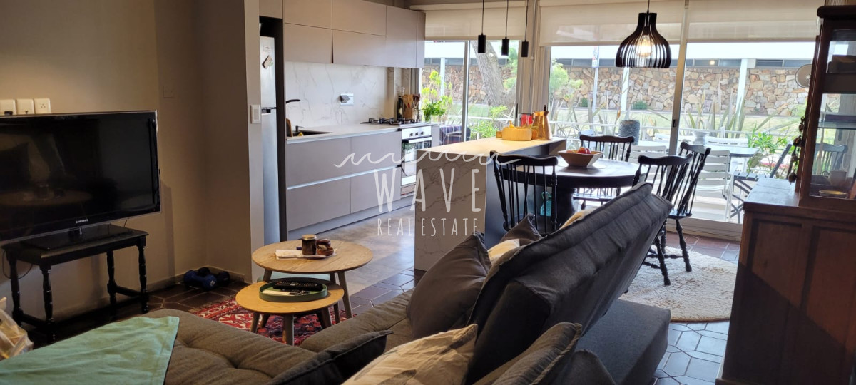 Apartamento ID.4272 - Península, Venta y Alquiler Anual, 2 dormitorios, terraza, gge.