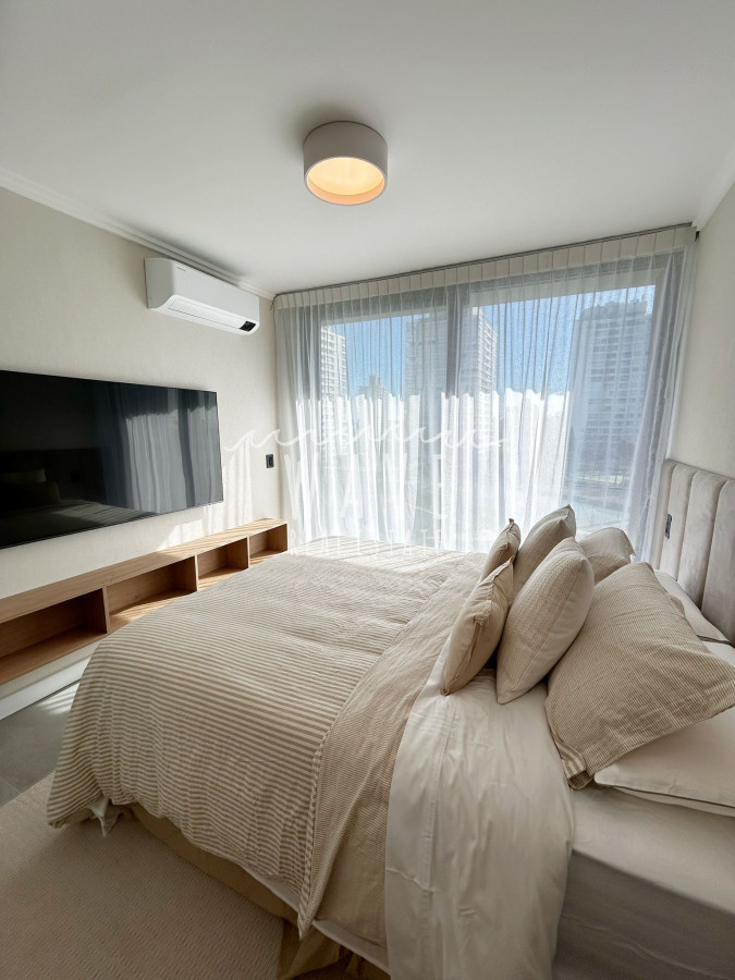 Apartamento ID.4929 - Venta departamento 3 dormitorios, playa mansa, Punta del Este 
