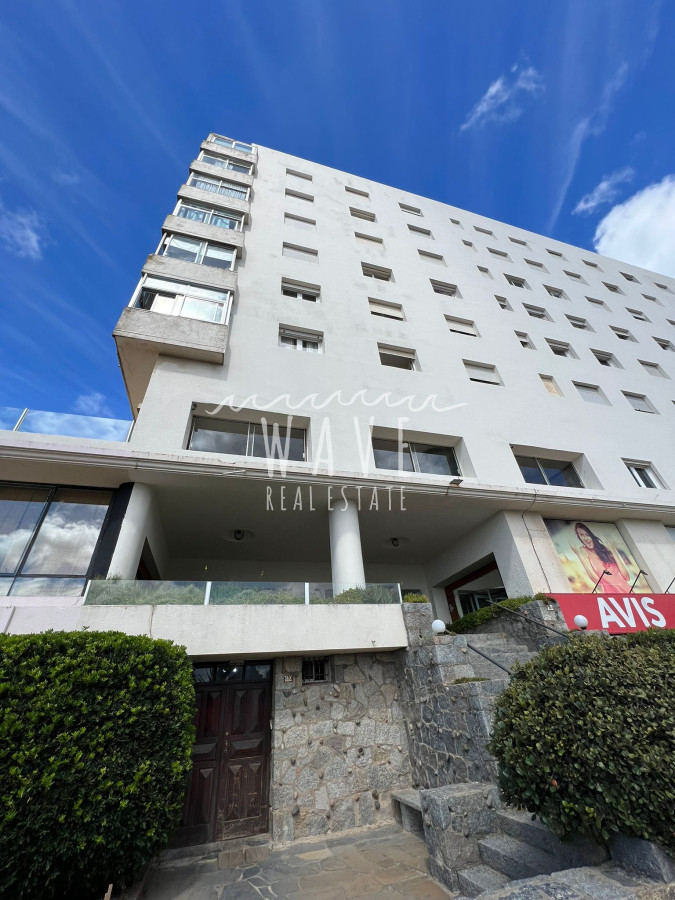 Apartamento ID.4136 - Península, monoambiente en alquiler anual o invernal. Servicio de mucama, terraza.
