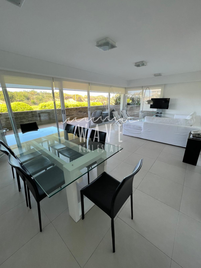 Apartamento ID.1212 - Brava 28. Planta baja con parrillero y jardín propio. 2 suites.