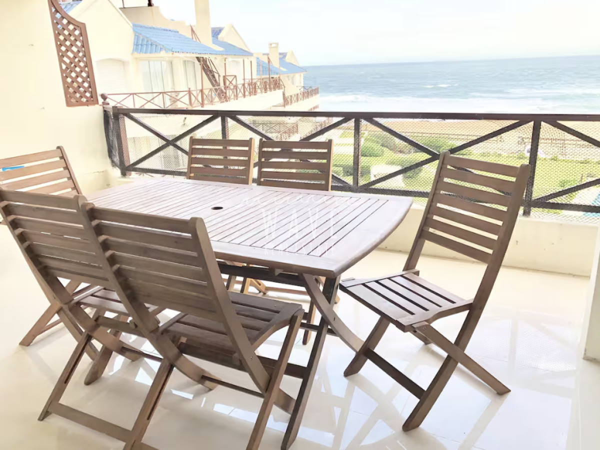 Apartamento ID.4764 - Alquiler Anual, Apartamento frente a Bikini Beach, Manantiales, 4 dormitorios y vista al mar