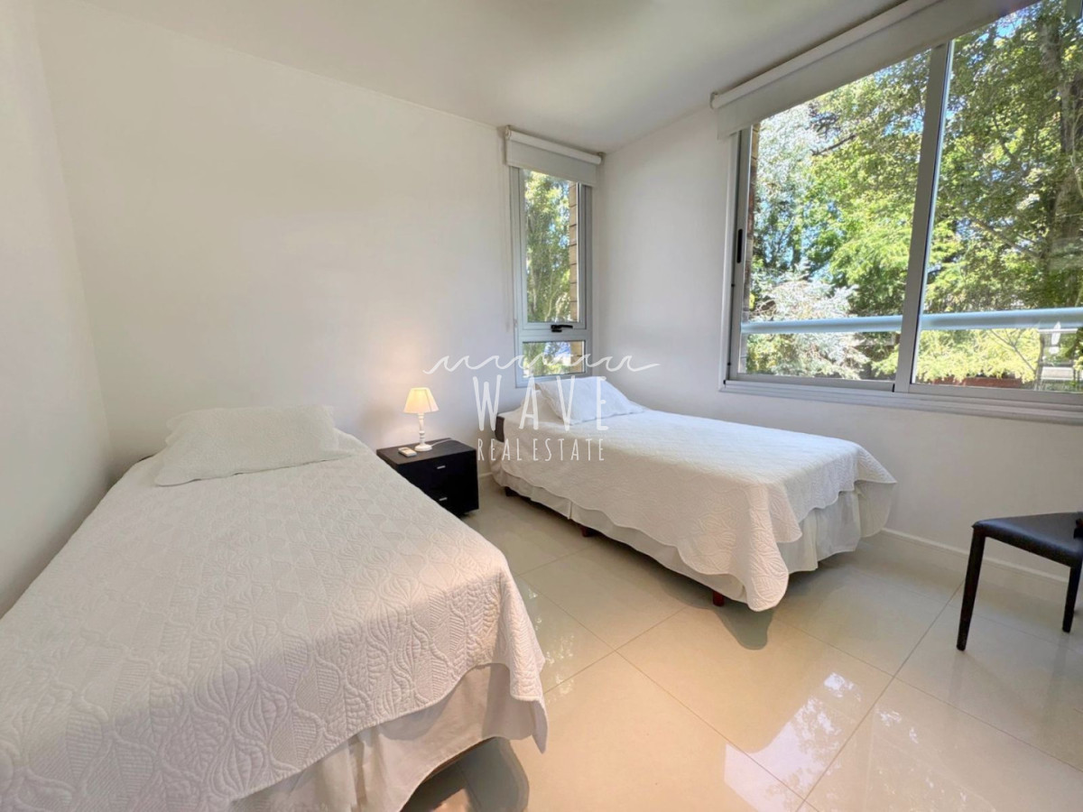 Apartamento ID.5366 - Venta Alquiler temporal Departamento dos dormitorios Playa brava