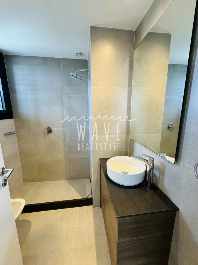 Apartamento ID.4074 - Venta apartamento, primera fila playa mansa, Punta del Este 