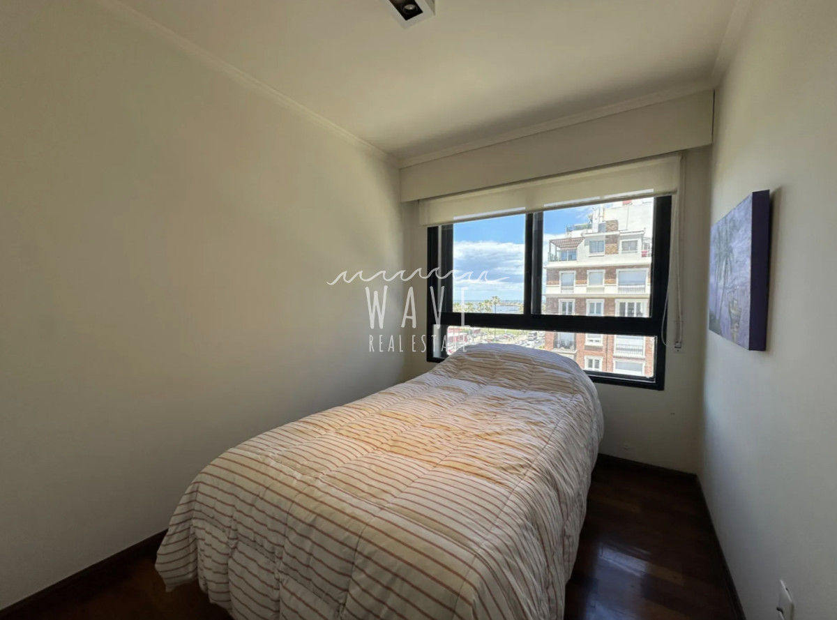 Apartamento ID.5460 - Venta de apartamento de 2 dormitorios en Rambla de Punta Carretas, Montevideo