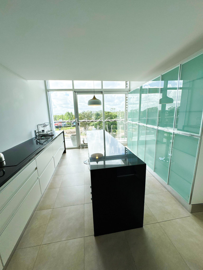 Apartamento ID.4945 - Espectacular penthouse en alquiler y venta la barra 
