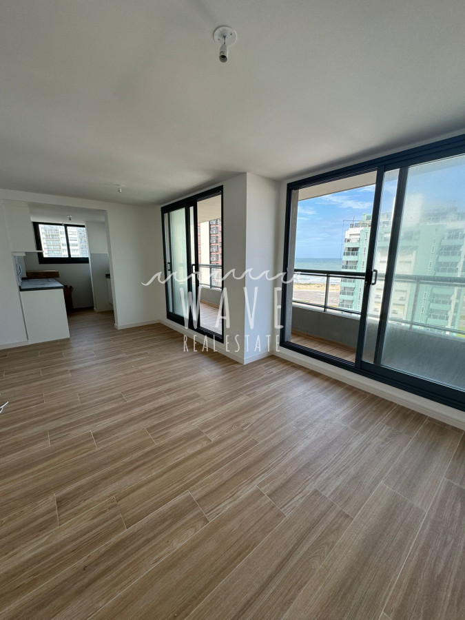 Apartamento ID.4859 - Venta de Apartamento con 2 dormitorios a pasos de playa brava