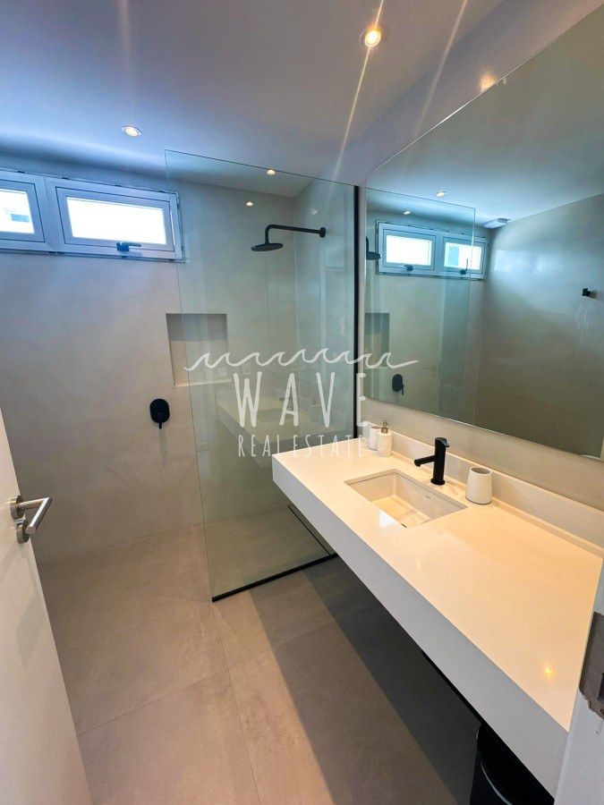 Apartamento ID.4944 - Exclusiva unidad en alquiler y venta primera línea La Barra 