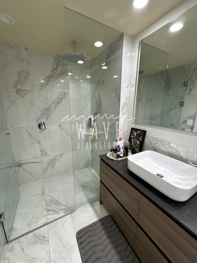 Apartamento ID.4974 - Venta Departamento Mansa, 3 dormitorios, Punta del Este 
