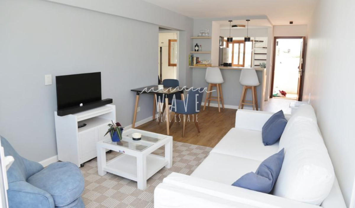 Apartamento ID.4450 - Disponible Alquiler Invernal, Apto en La Barra a metros del mar. 2 dormitorios, terraza.