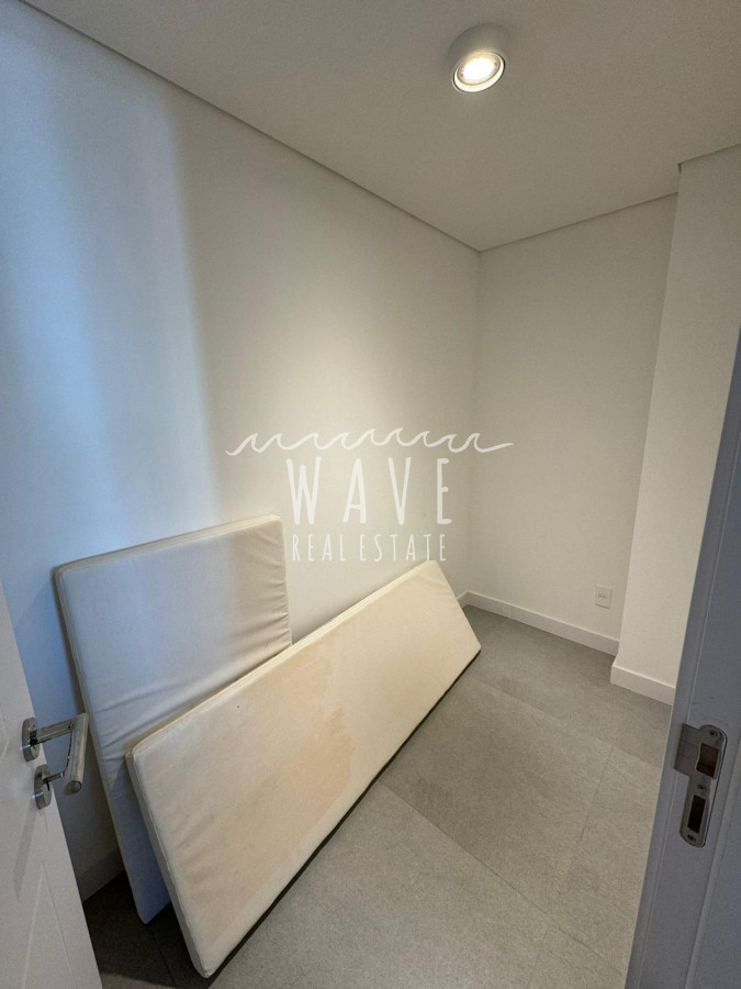Apartamento ID.1668 - Apartamento en alquiler, Manantiales, exclusivo, frente al mar. 3 suites, terrazas. Nuevo.
