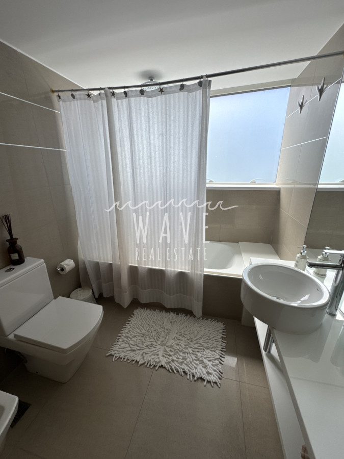 Apartamento ID.5021 - Alquiler temporal departamento Playa Mansa, 3 dormitorios y dependencia, Punta del este 