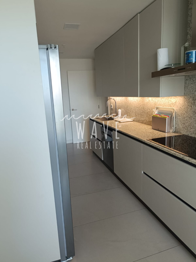 Apartamento ID.4547 - Alquiler  3 dorm en suite Playa Brava frente al mar