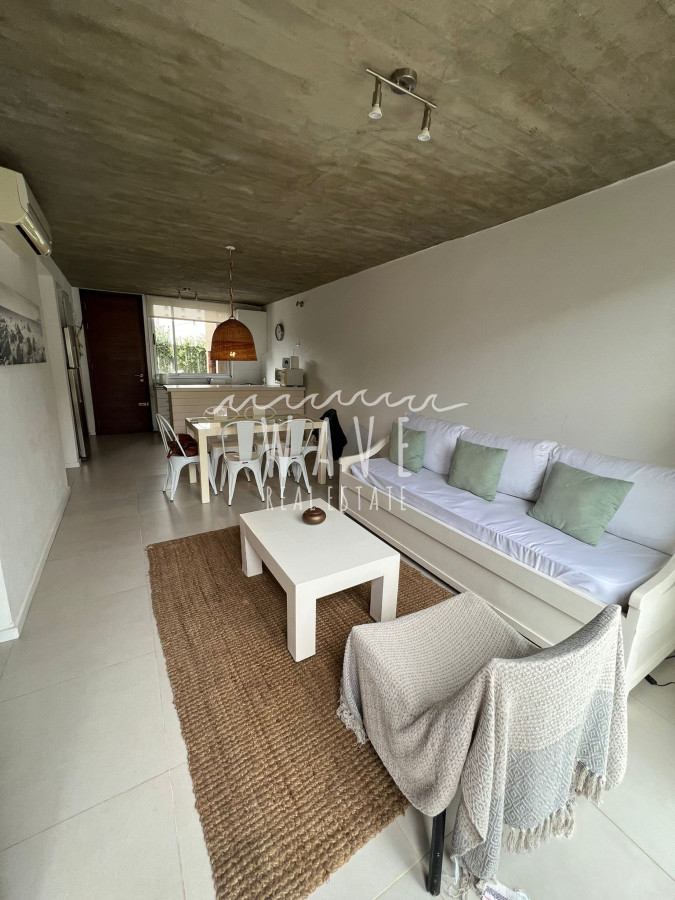Apartamento ID.1663 - Manantiales, 2 dormitorios, 2 baños, jardín propio con parrillero, garage, cerca del mar.