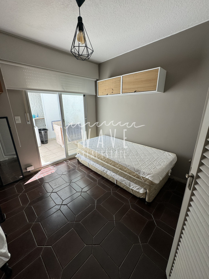 Apartamento ID.4272 - Península, Venta y Alquiler Anual, 2 dormitorios, terraza, gge.