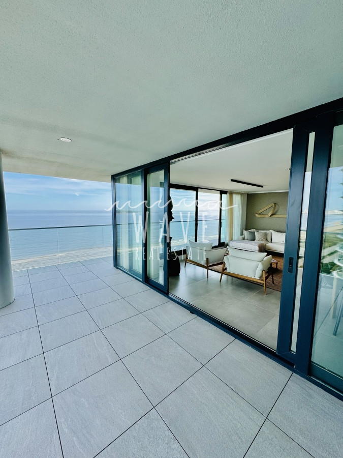 Apartamento ID.4074 - Venta apartamento, primera fila playa mansa, Punta del Este 