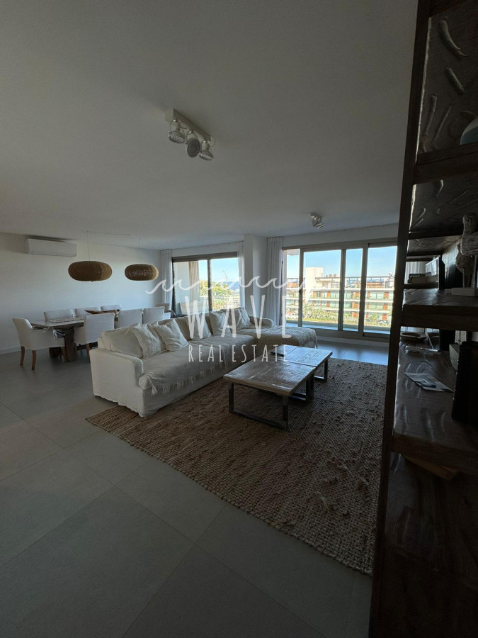 Apartamento ID.1668 - Apartamento en alquiler, Manantiales, exclusivo, frente al mar. 3 suites, terrazas. Nuevo.
