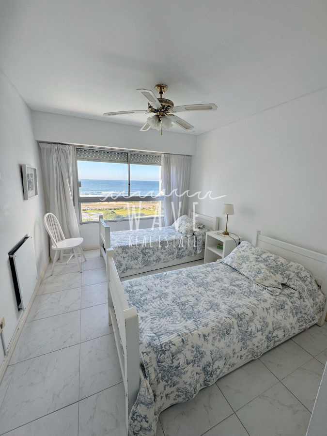 Apartamento ID.4914 - Alquiler Verano en Brava, a metros del mar. 3 dormitorios y dep. Servicio 