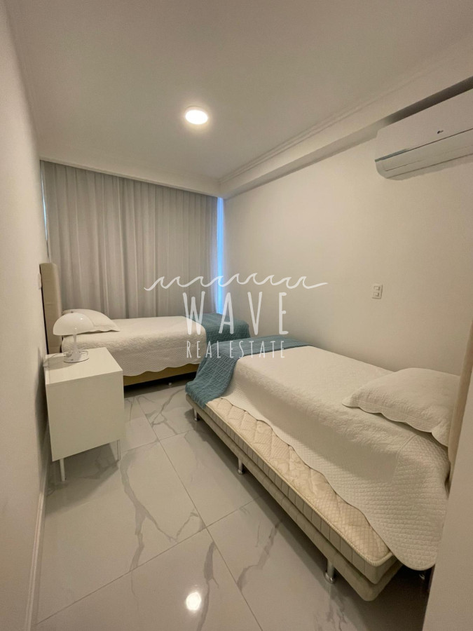 Apartamento ID.5053 - Alquiler verano apartamento 3 dormitorios primera linea Mansa, Punta del Este 