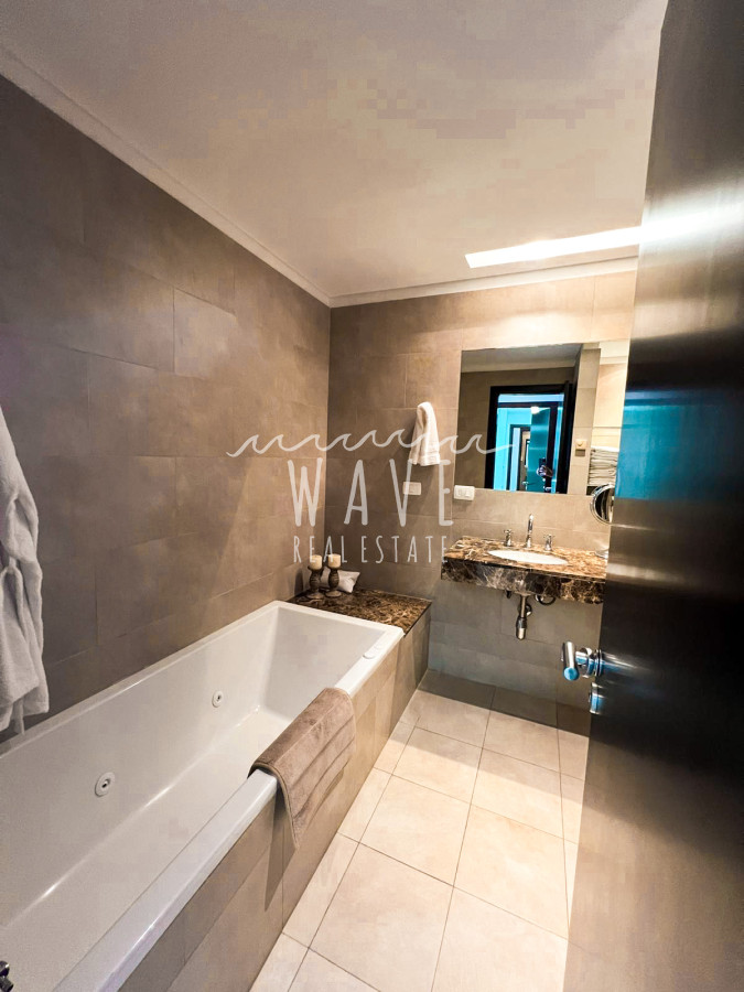 Apartamento ID.4315 - Penthouse en alquiler en exclusiva Torre Delamar.