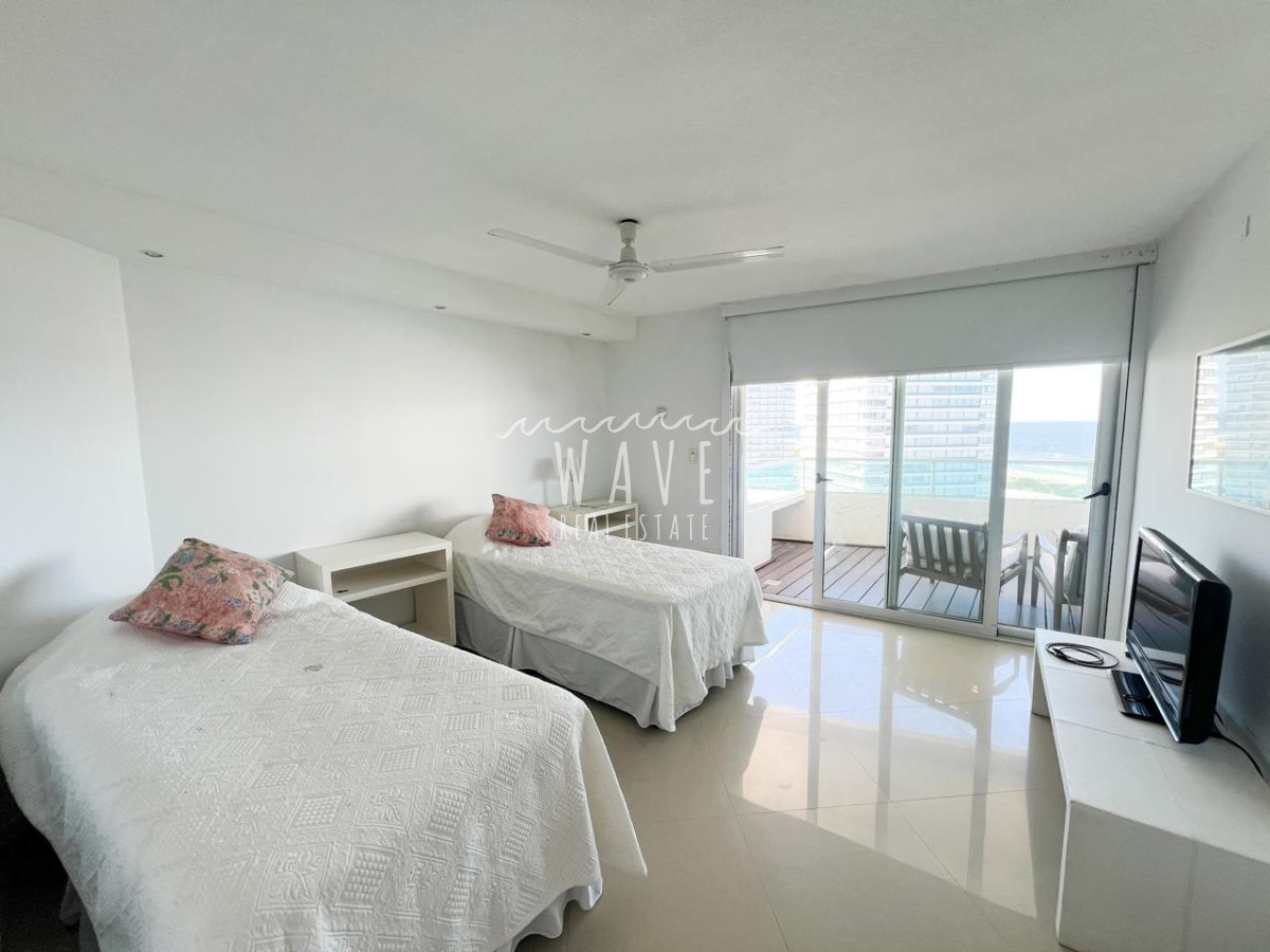Apartamento ID.4507 - PENTHOUSE 4 dormitorios con dep completa Jacuzzi y barbacoa privada